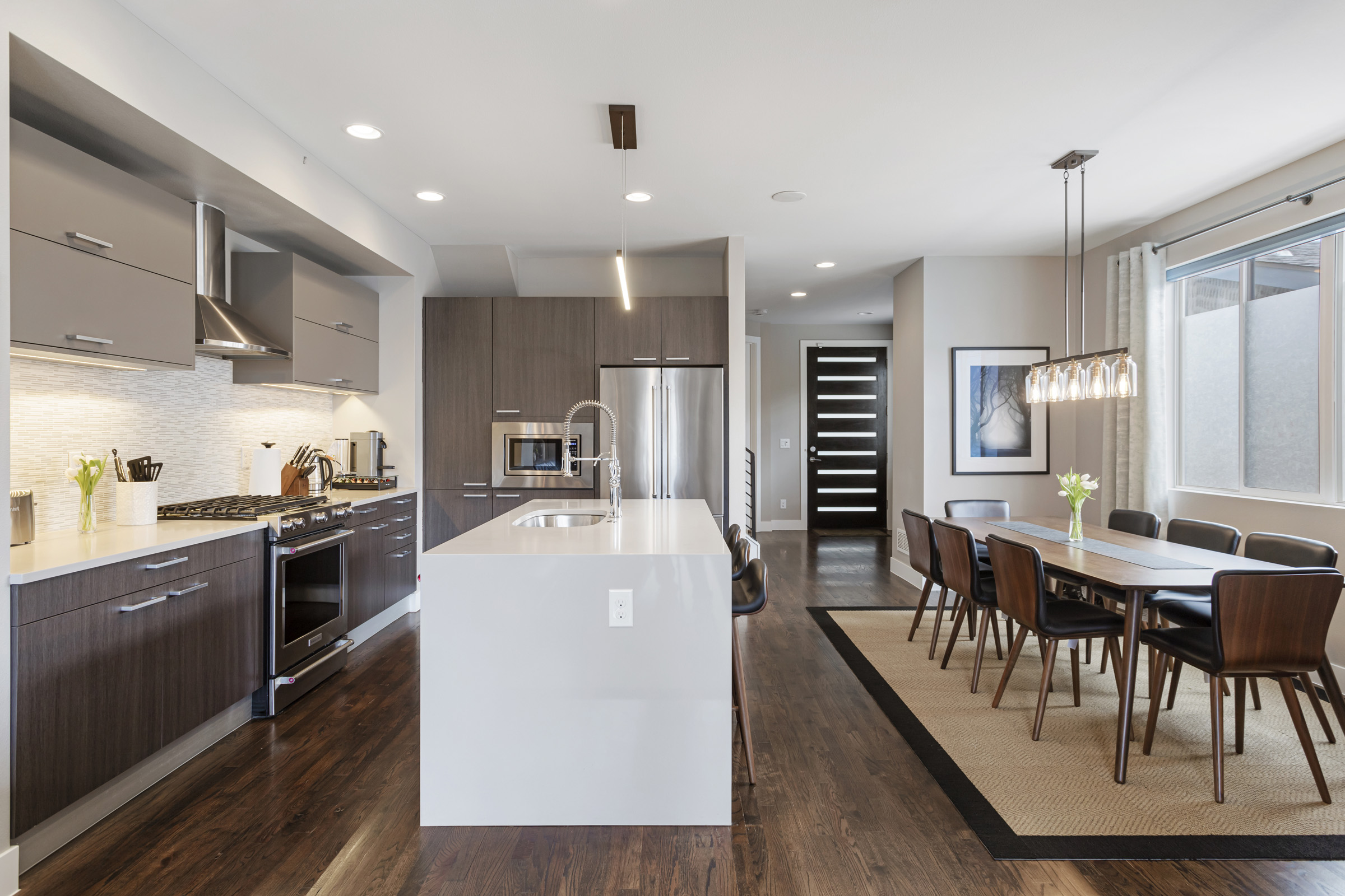 Gourmet kitchen and dining area in Englewood furnished rental