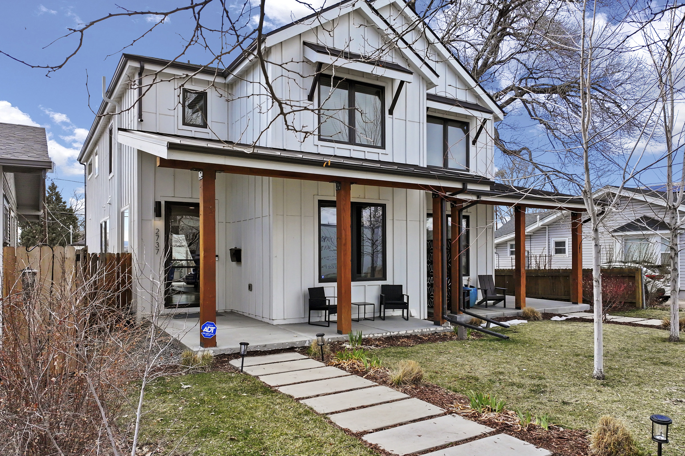 Furnished monthly rental home in Denver Colorado