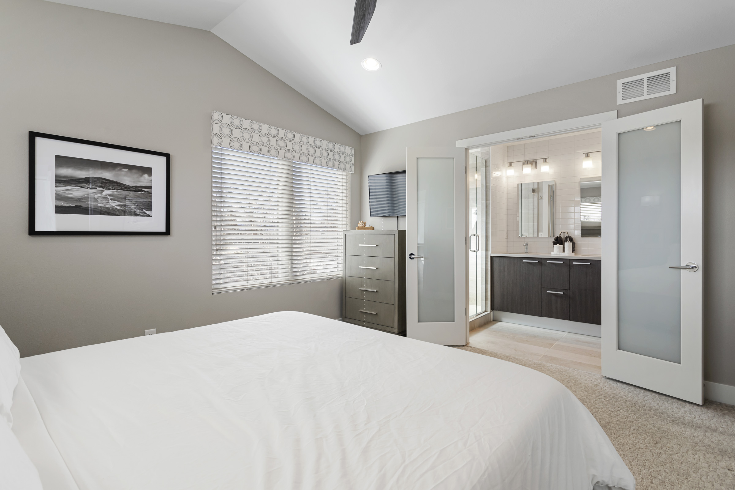 Bedroom in Denver furnished rental for traveling professionals